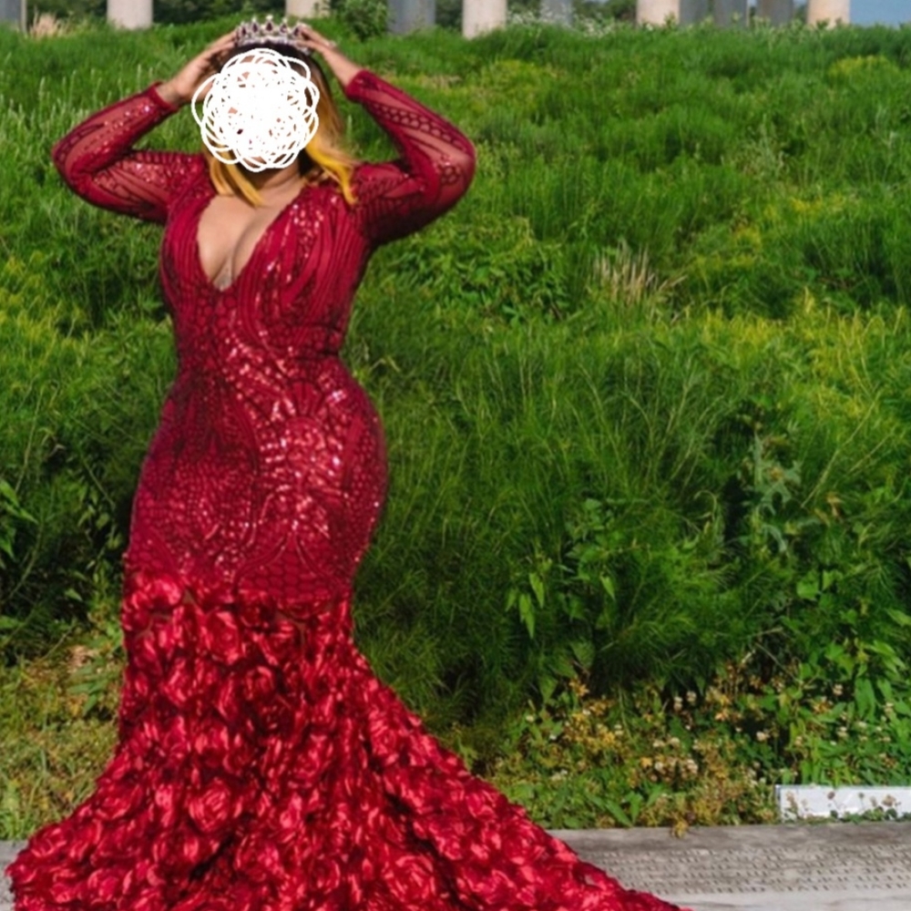 Custom made GORGEOUS Sequin mermaid style dress with flower train.